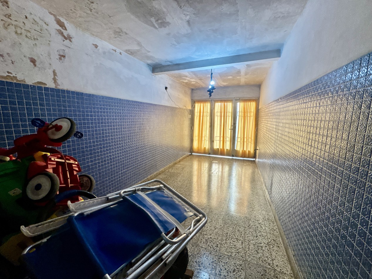 Se Vende Casa tres ambientes, con cochera doble(Villa Lugano)