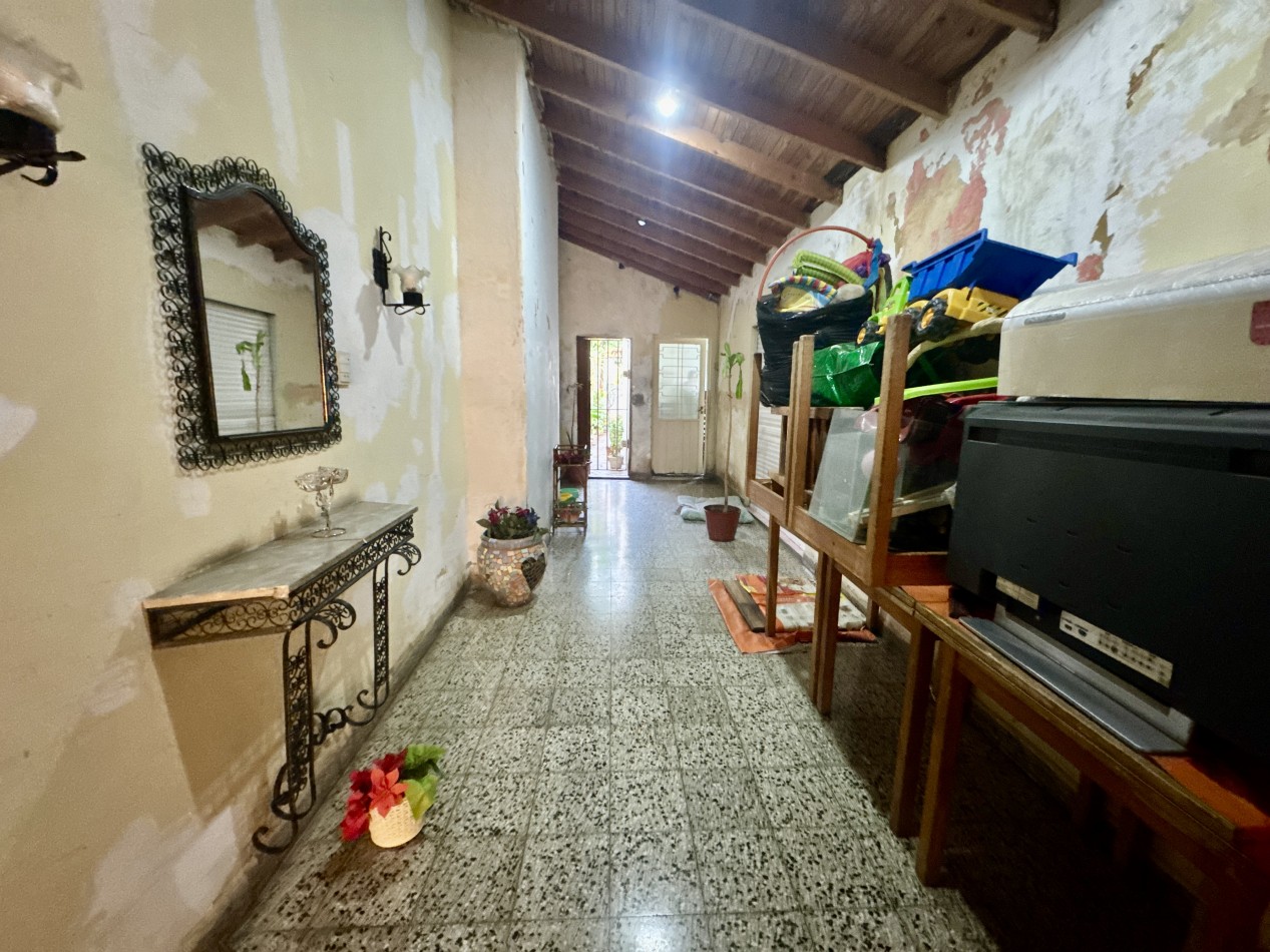 Se Vende Casa tres ambientes, con cochera doble(Villa Lugano)