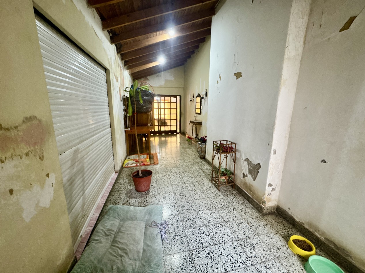 Se Vende Casa tres ambientes, con cochera doble(Villa Lugano)