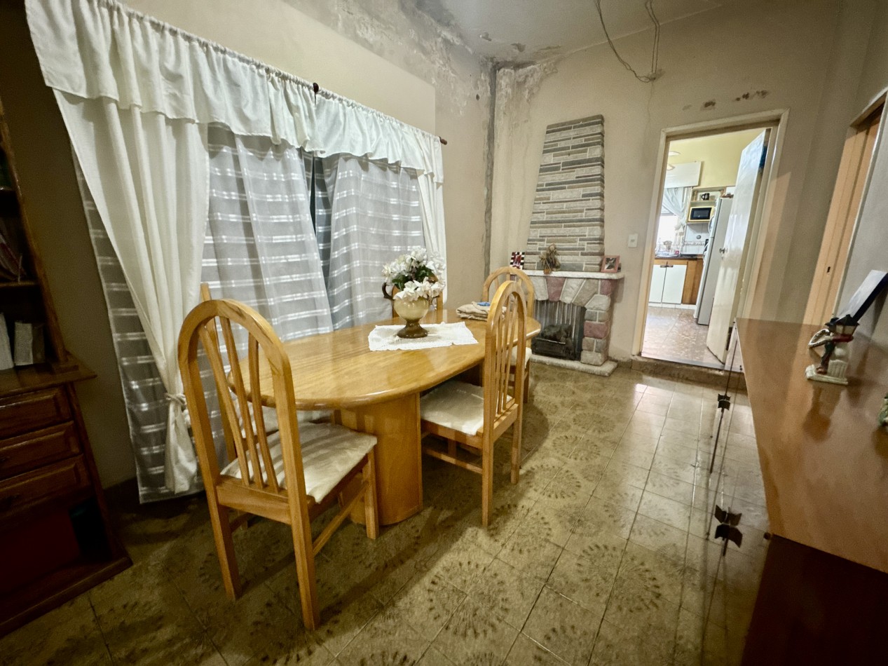 Se Vende Casa tres ambientes, con cochera doble(Villa Lugano)