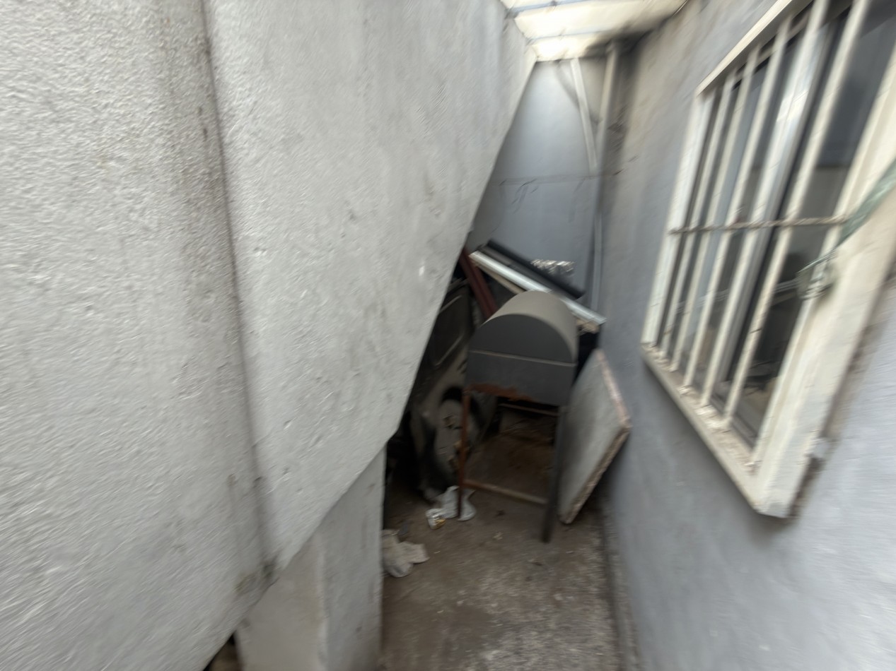 En Venta Casa-Galpon. Ideal Textil (Lomas del Mirador)