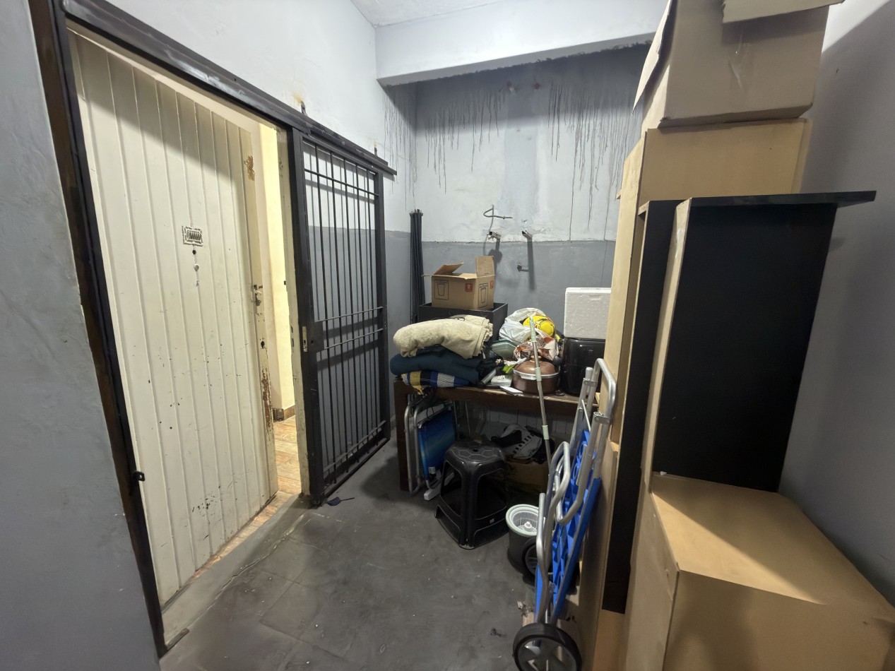 En Venta Casa-Galpon. Ideal Textil (Lomas del Mirador)