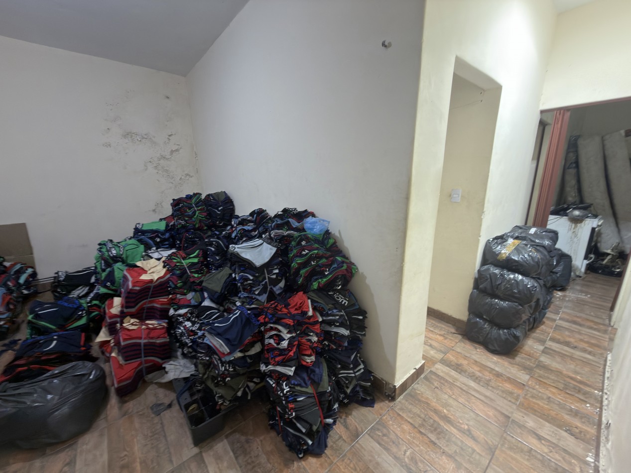 En Venta Casa-Galpon. Ideal Textil (Lomas del Mirador)