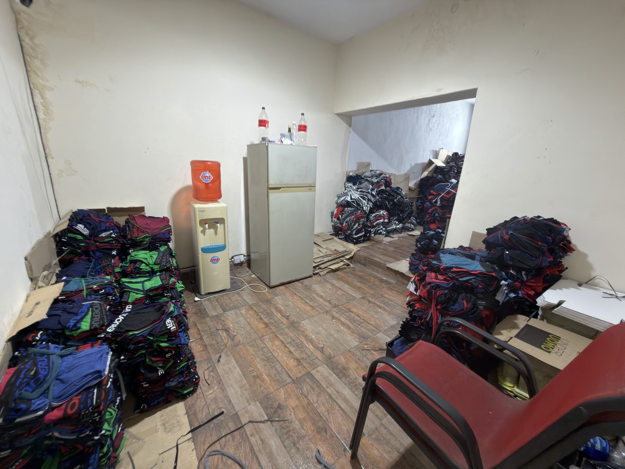 En Venta Casa-Galpon. Ideal Textil (Lomas del Mirador)