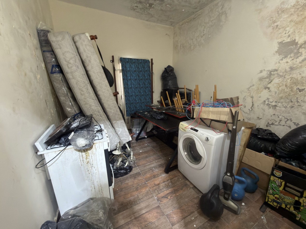 En Venta Casa-Galpon. Ideal Textil (Lomas del Mirador)