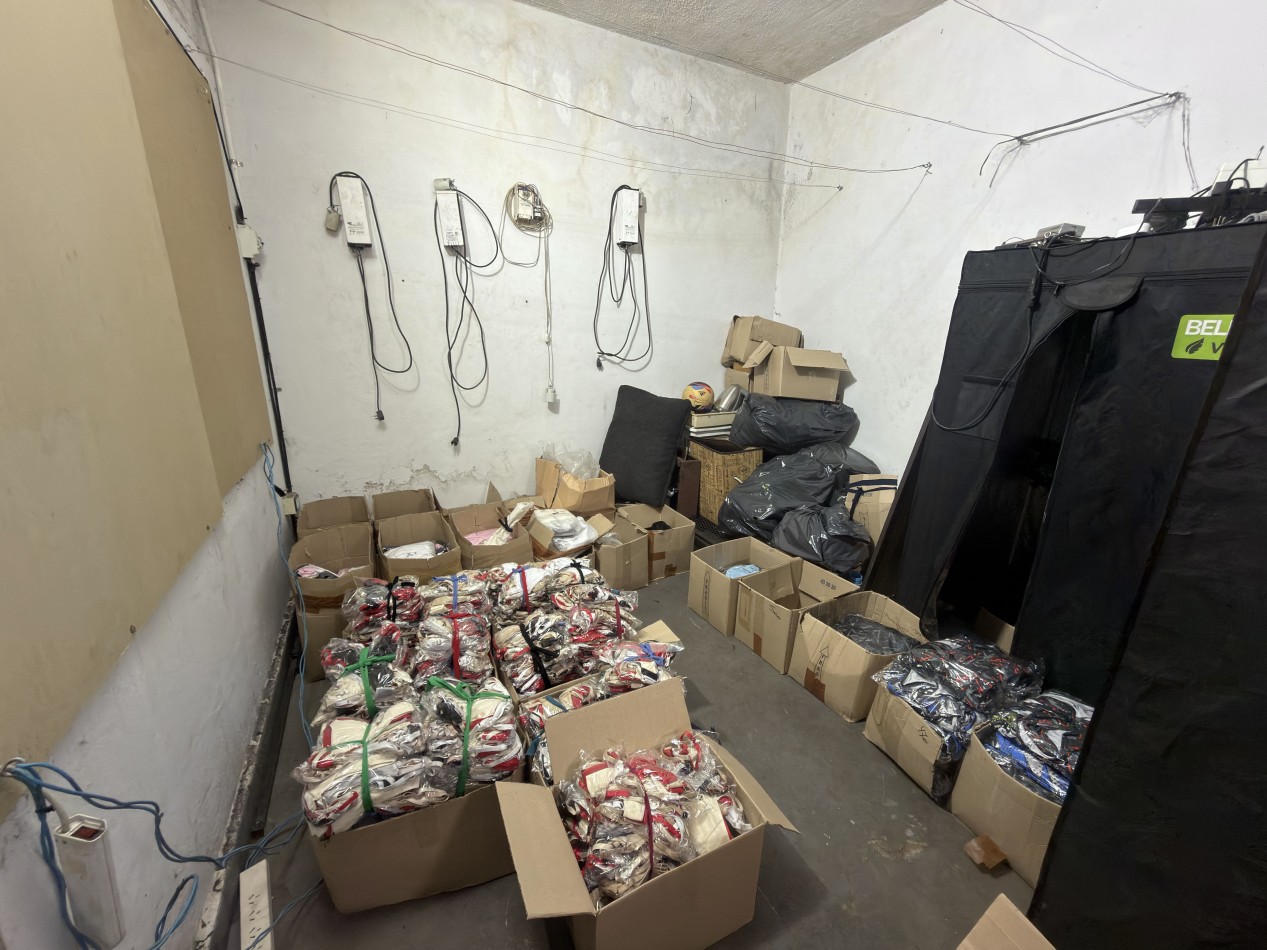 En Venta Casa-Galpon. Ideal Textil (Lomas del Mirador)