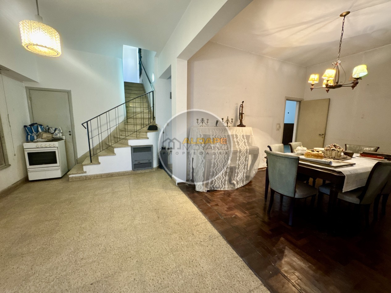 Se Vende Casa cinco ambientes, con cochera, Apto Credito Hipotecario!!