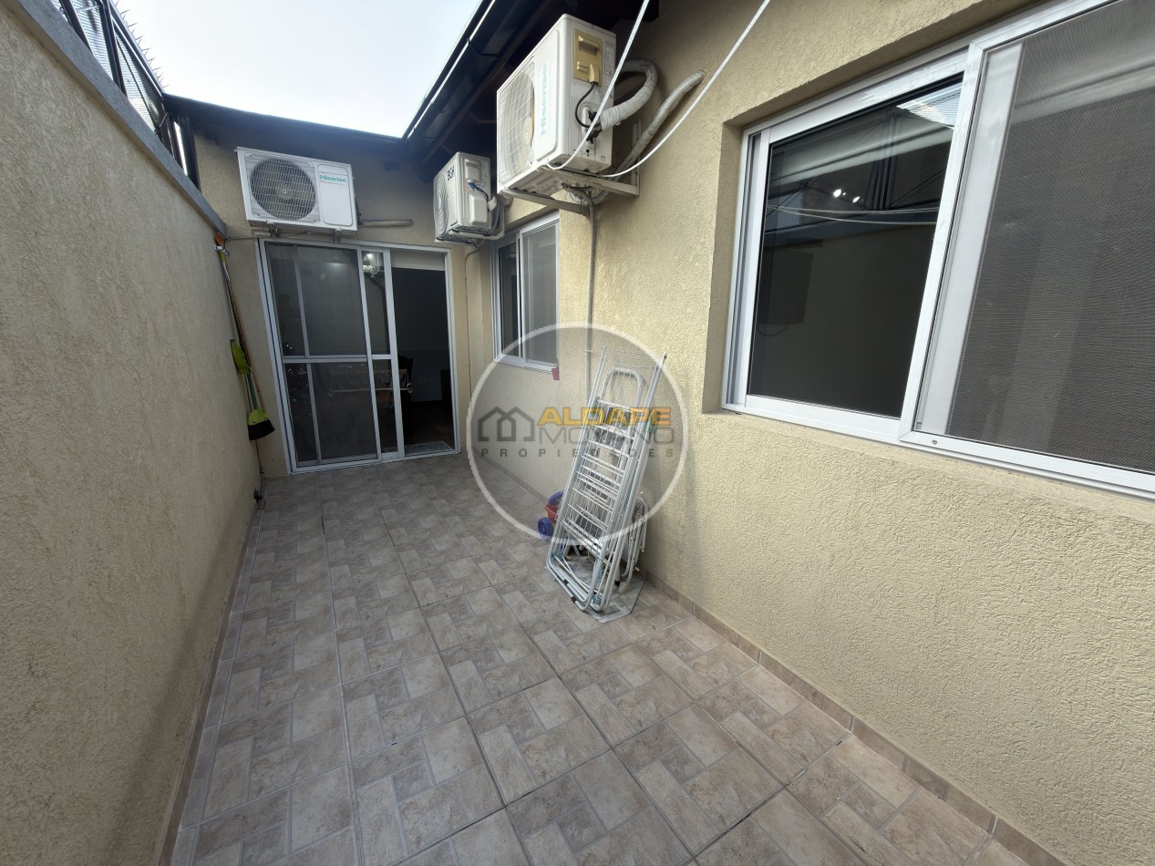 Se Vende PH tres ambientes, Impecable, apto credito (Parque Avellaneda)