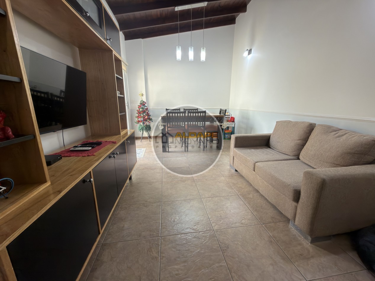 Se Vende PH tres ambientes, Impecable, apto credito (Parque Avellaneda)