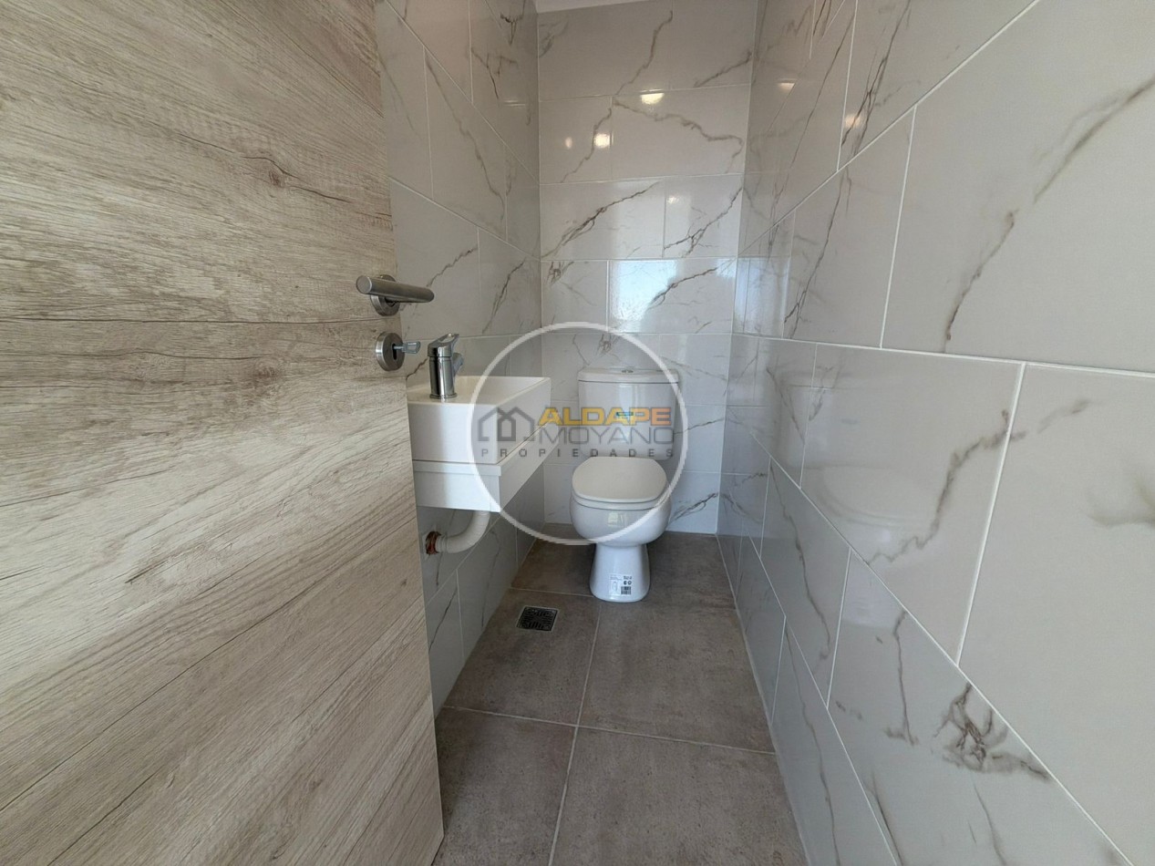 Se vende departamento dos ambientes con cochera, a estrenar (caseros Centro)