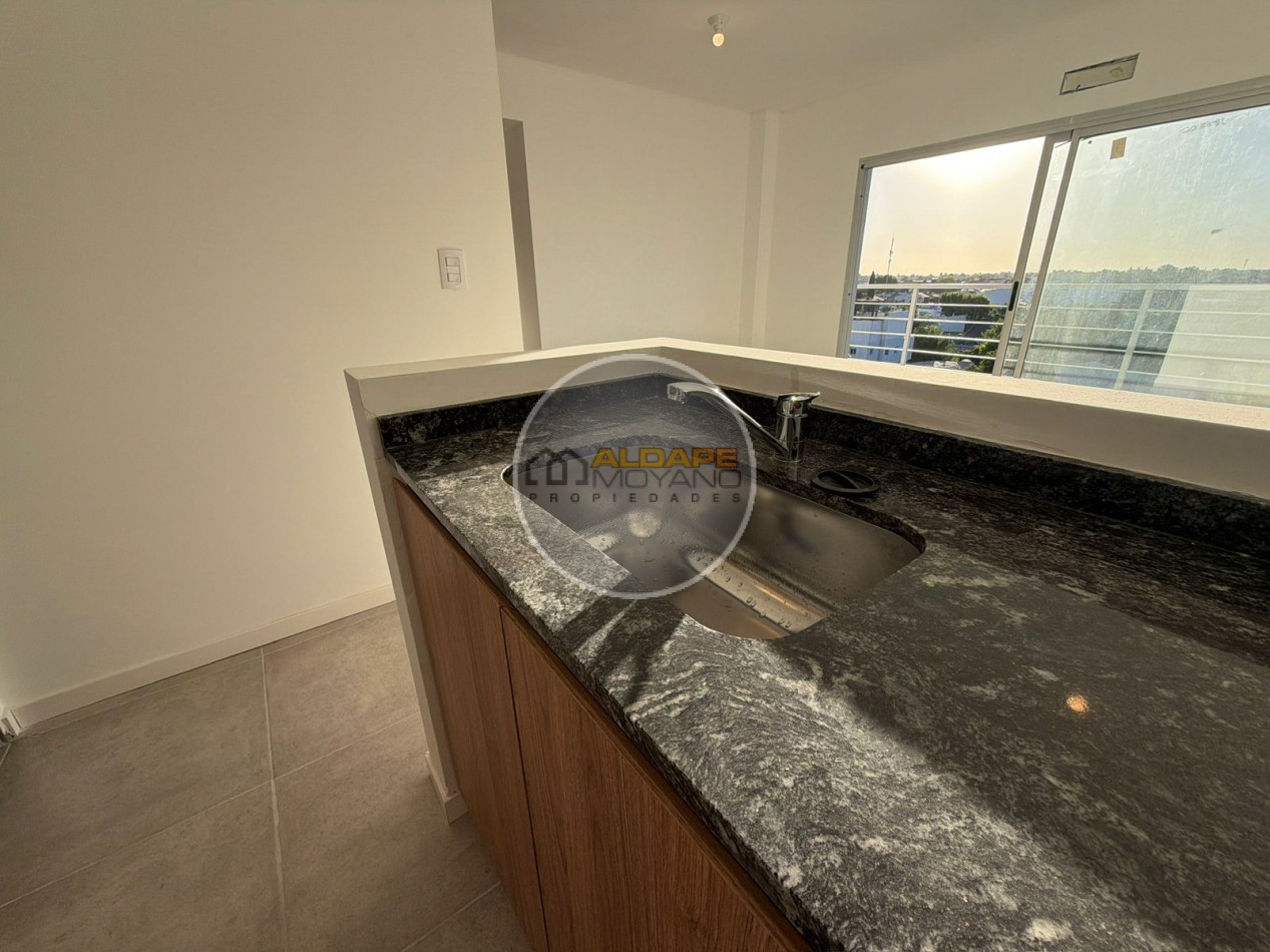 Se vende departamento dos ambientes con cochera, a estrenar (caseros Centro)