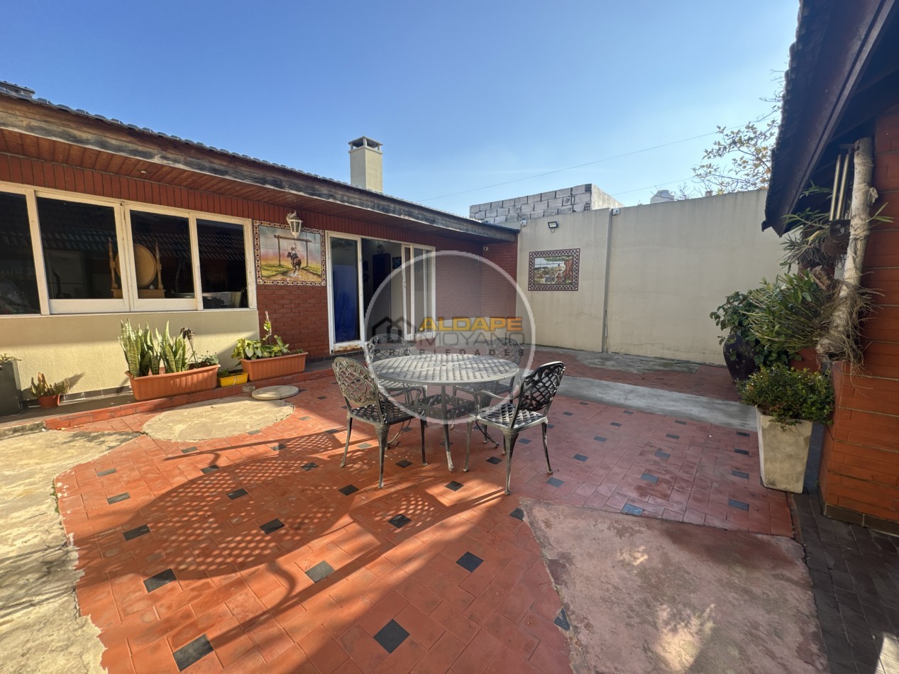 Se Vende Casa Multifamiliar, Cochera Doble, Quincho (Villa Lugano)