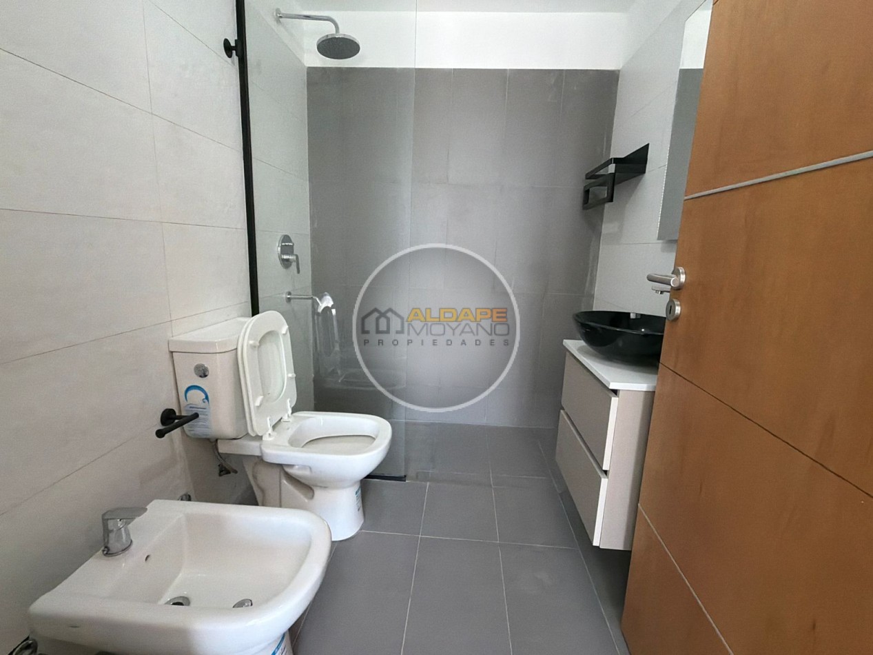 Se vende departamentosemi piso, tres amb. A estrenar!! (Villa Lugano)