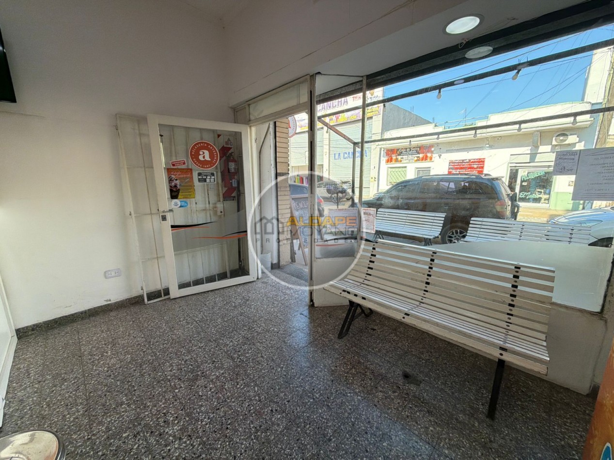 Se Vende fondo de comercio (Heladeria) Villa Celina