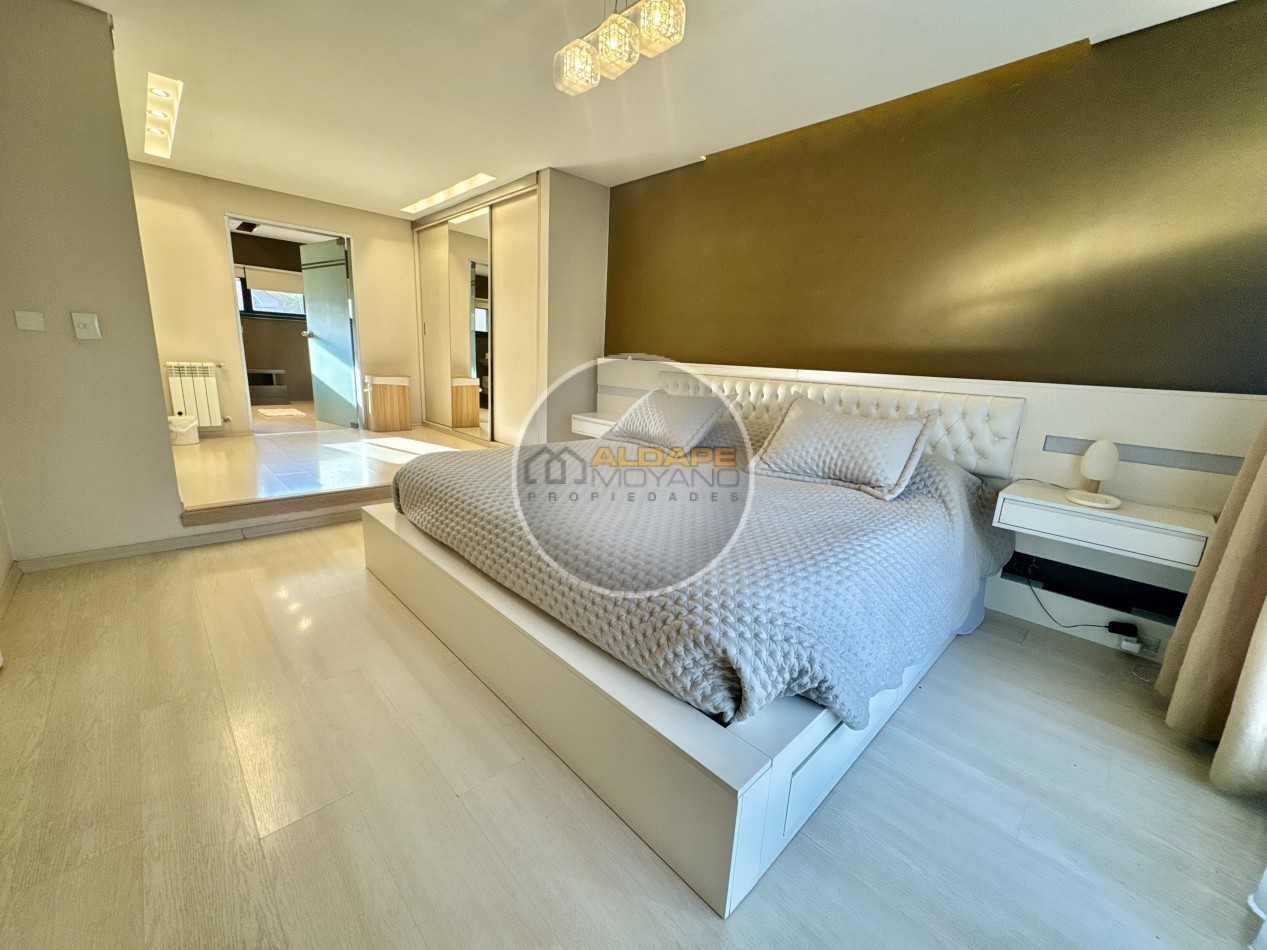 Se Vende Casa cuatro ambientes, con piscina (Para Exigentes) Villa Luzuriaga