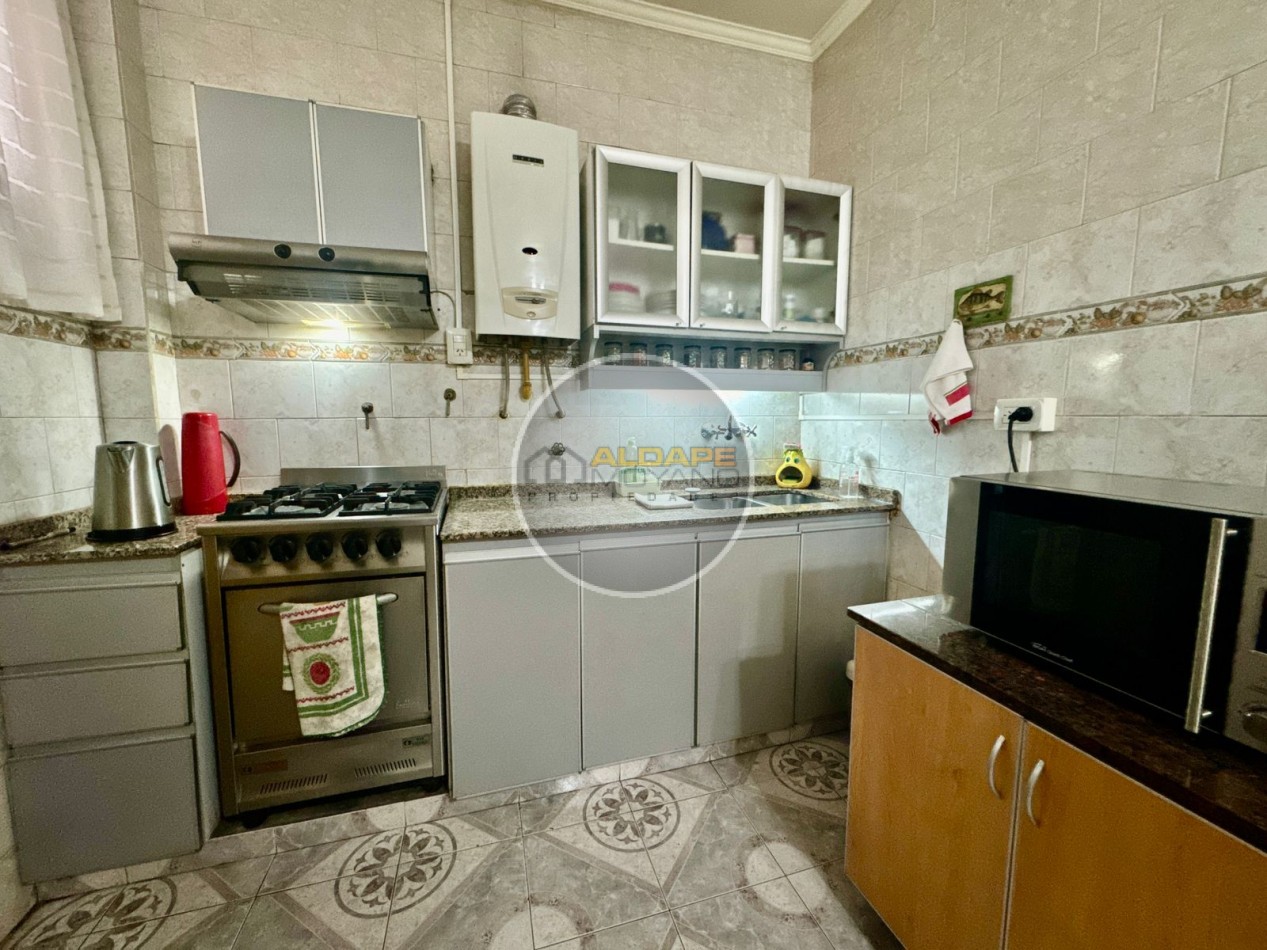 Se vende PH tipo casa, tres ambientes con cochera (Villa Lugano)