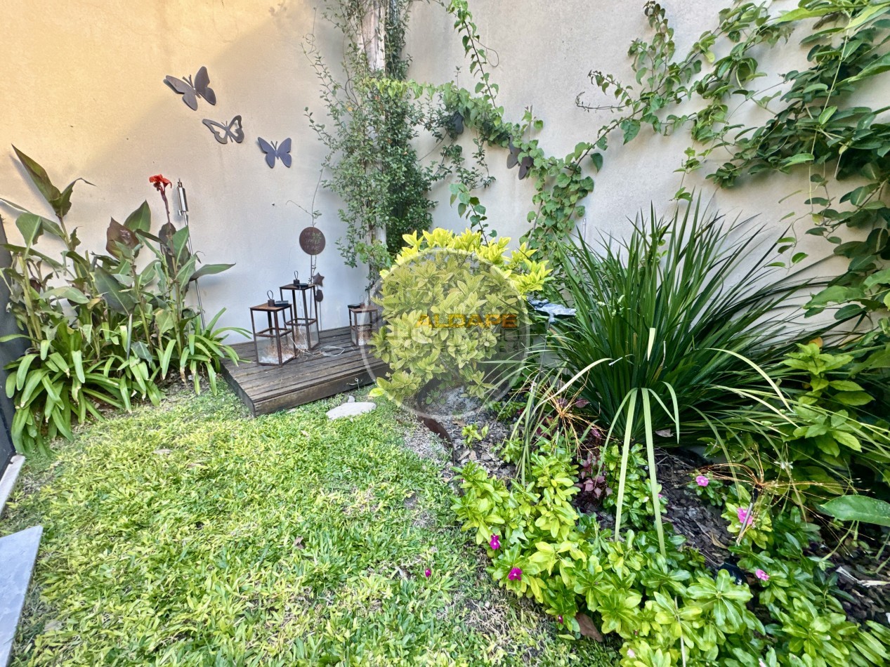 Se Vende Casa cuatro ambientes, con piscina (Para Exigentes) Villa Luzuriaga