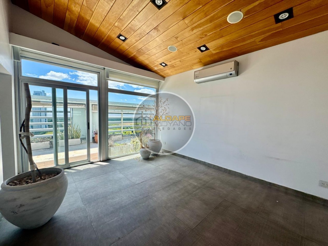 Se Vende Penthouse tres ambientes (Edificio Zencity - Puerto Madero)
