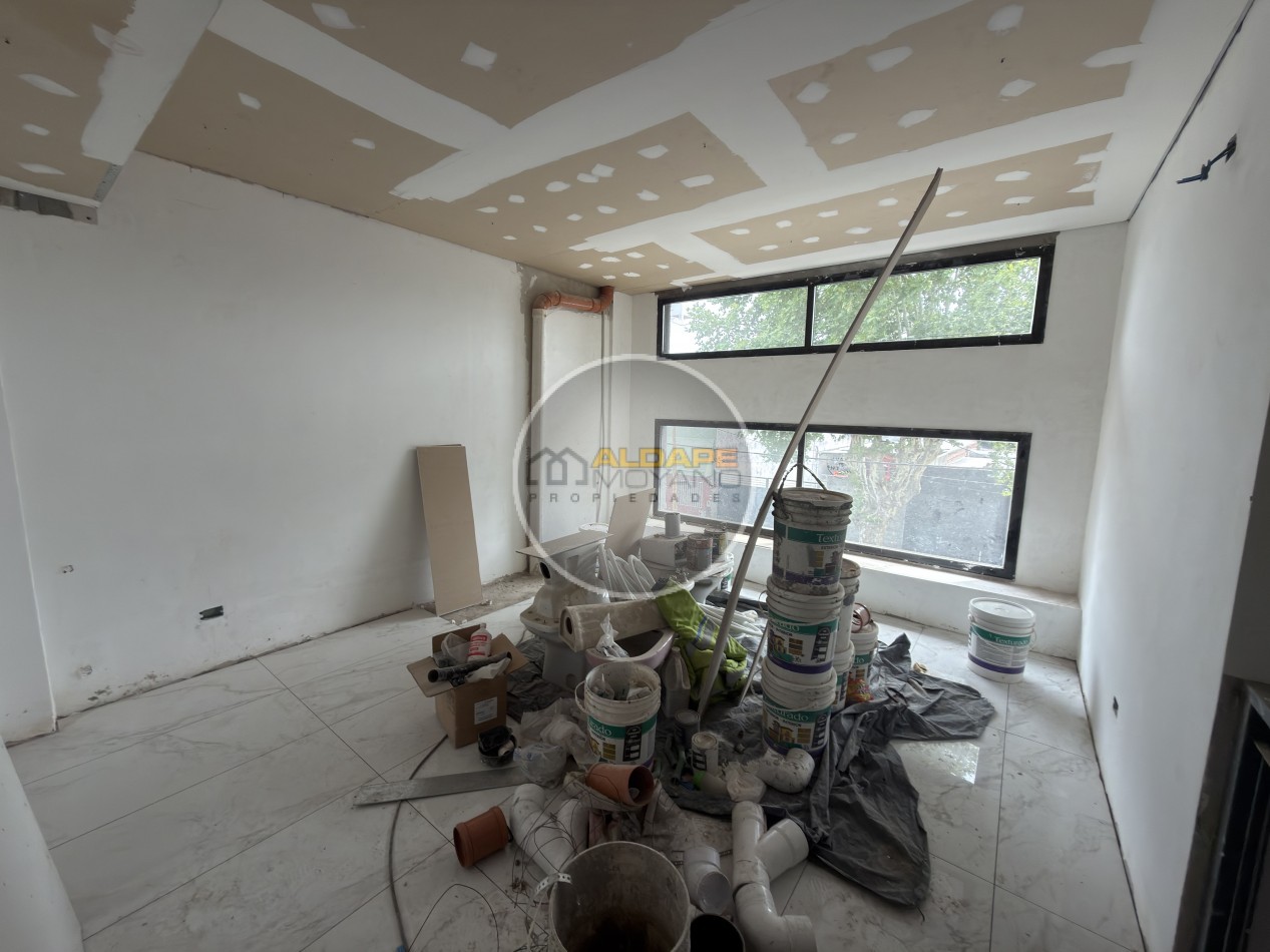 Se Vende Galpon con vivienda cuatro ambientes (Mataderos)