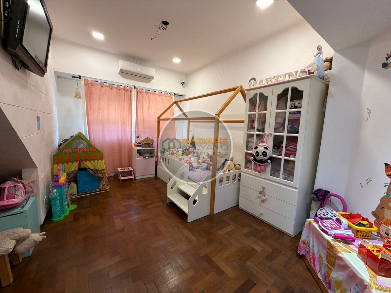 En Venta PH cuatro ambientes con cochera (Lomas del Mirador)