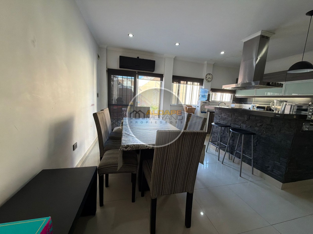 En Venta PH cuatro ambientes con cochera (Lomas del Mirador)