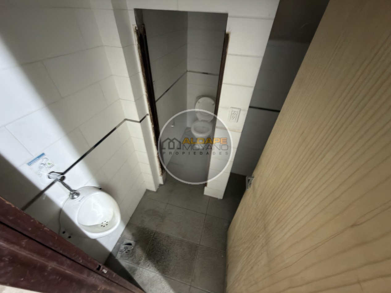 Se Vende Galpon con vivienda cuatro ambientes (Mataderos)