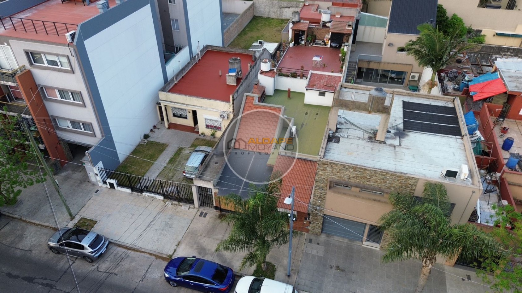 Se vende PH tipo casa, tres ambientes con cochera (Villa Lugano)