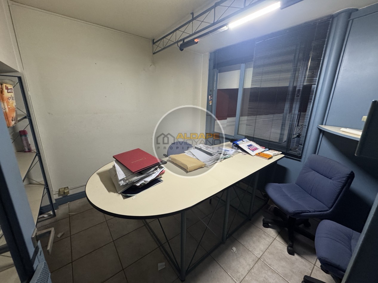 Se Alquila Local Comercial (Centro comercial - Villa Lugano)