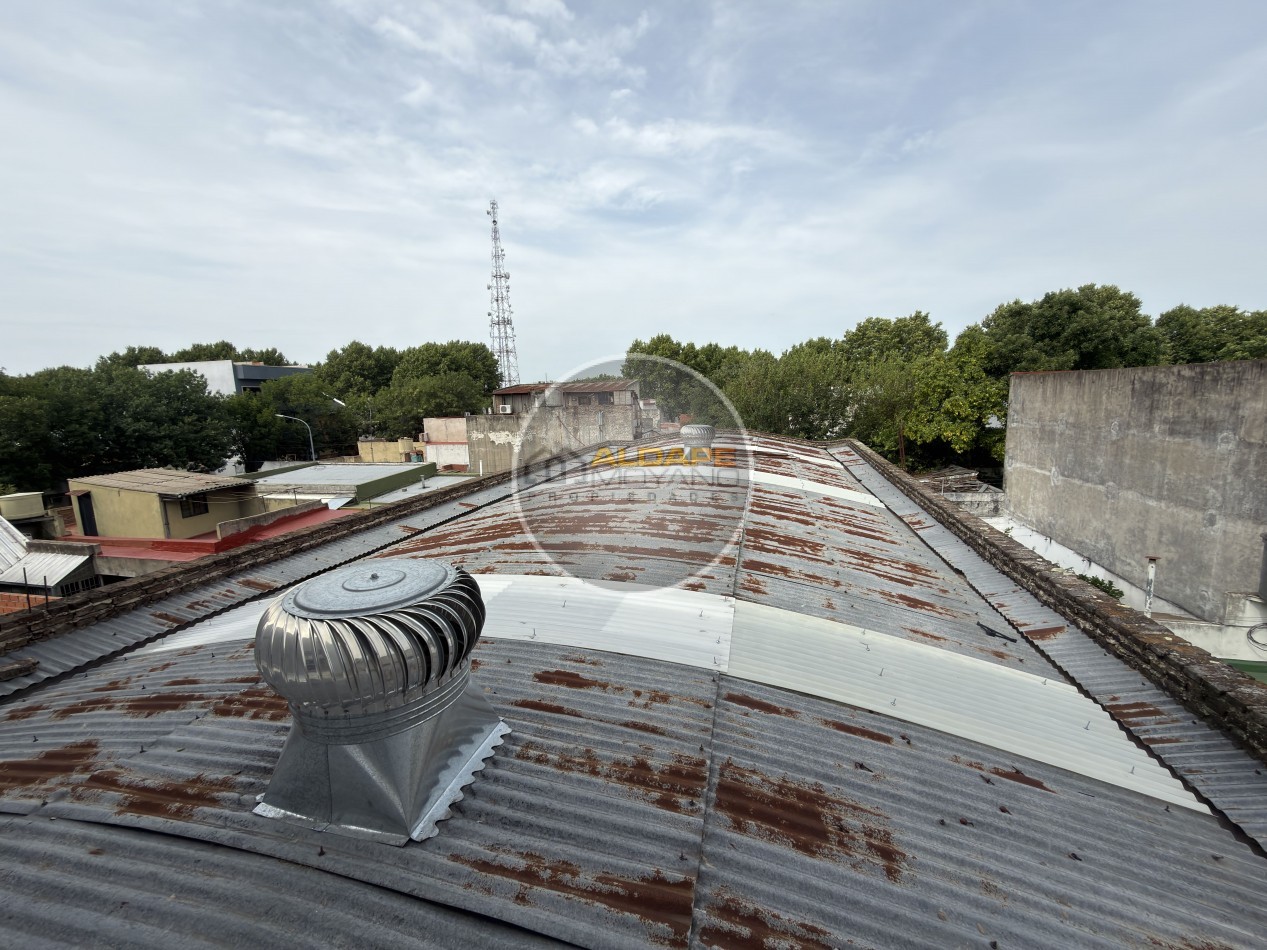 Se Vende Galpon con vivienda cuatro ambientes (Mataderos)