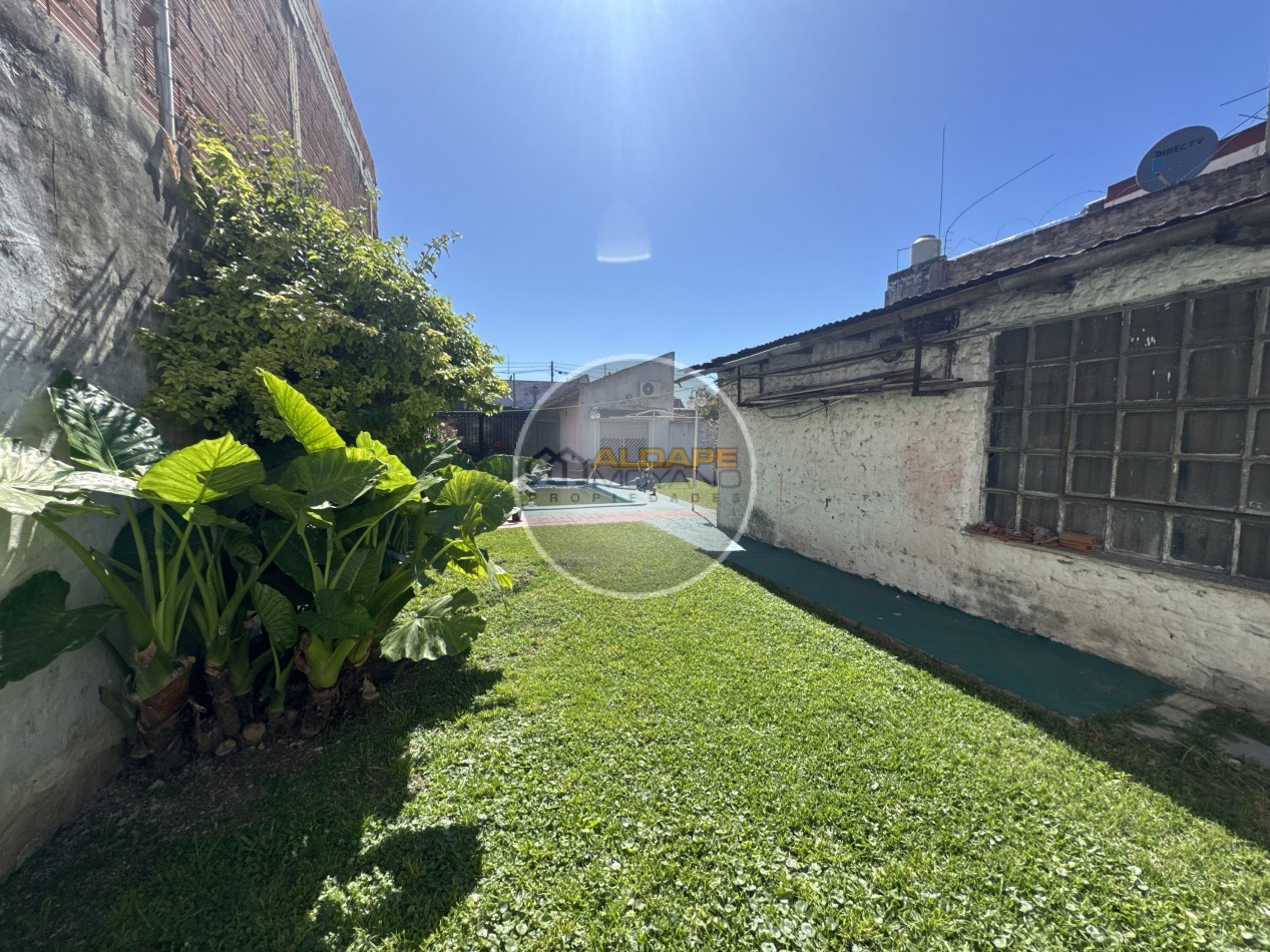 Se Vende Casa ideal multifamiliar, con piscina y garage (Tablada)