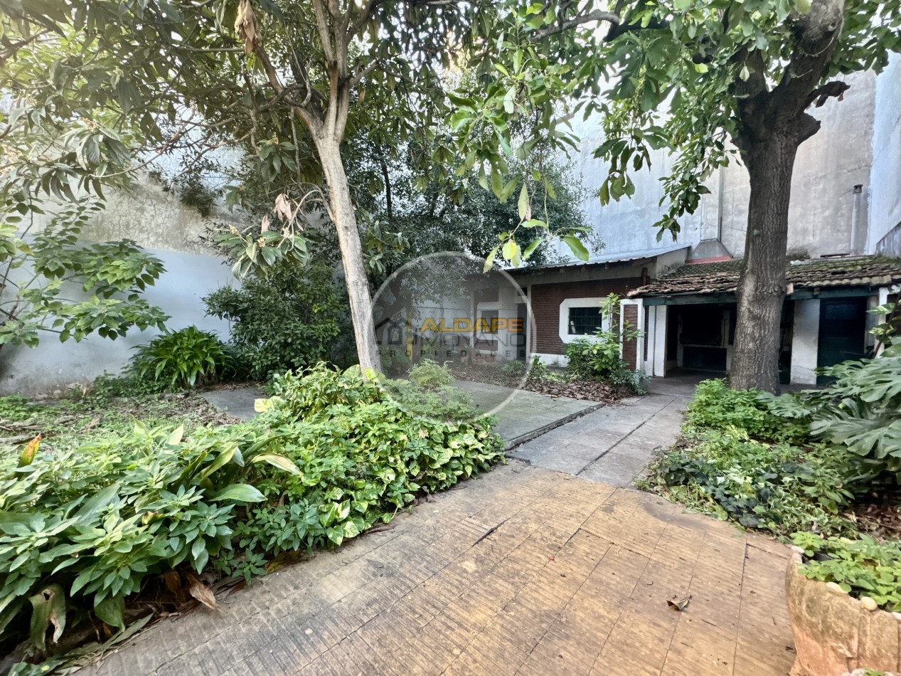 Se Vende Casa cinco ambientes, con cochera, Apto Credito Hipotecario!!