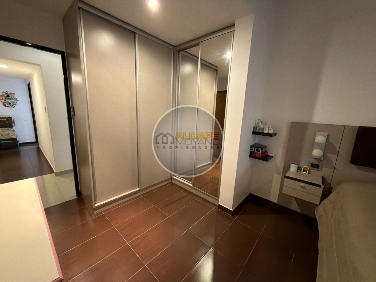 En Venta PH cuatro ambientes con cochera (Lomas del Mirador)