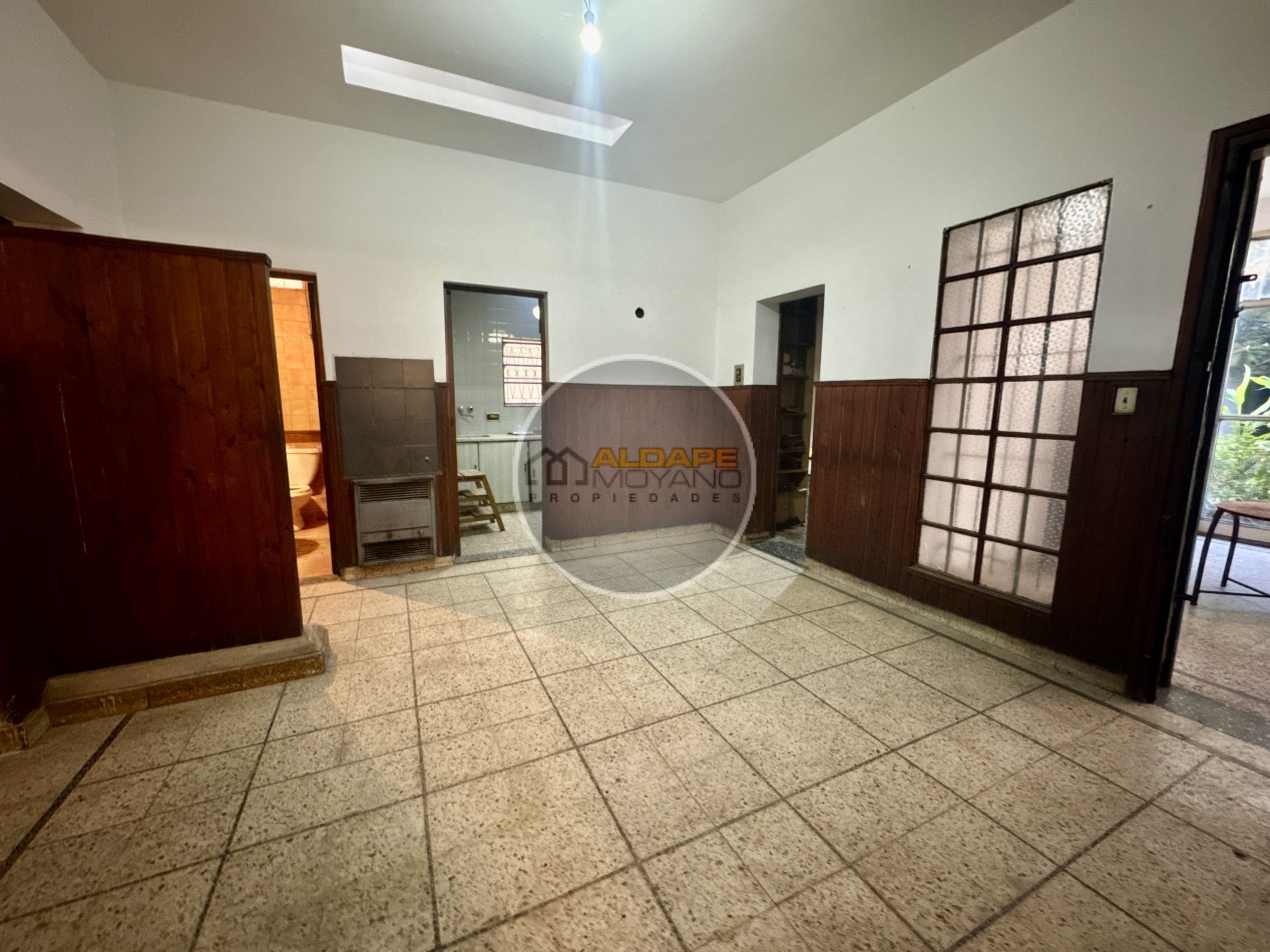 Se Vende Casa cinco ambientes, con cochera, Apto Credito Hipotecario!!