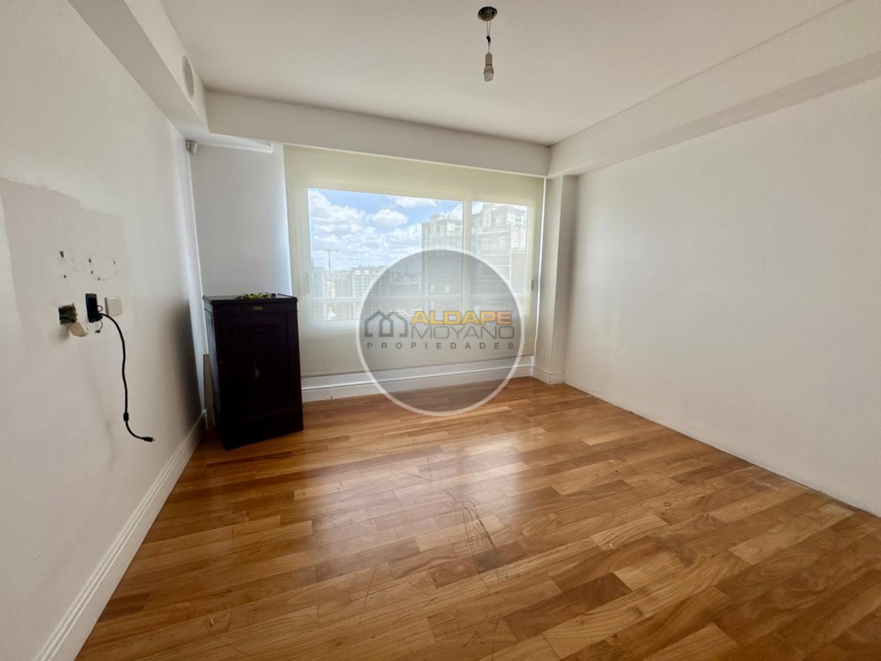 Se Vende Penthouse tres ambientes (Edificio Zencity - Puerto Madero)