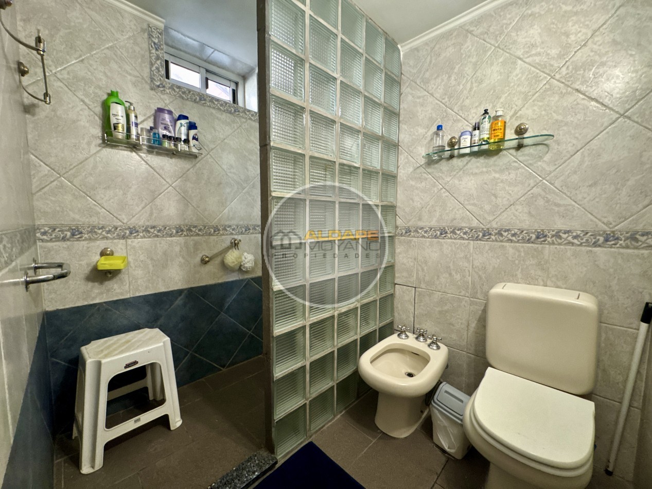 Se Vende Casa Multifamiliar, Cochera Doble, Quincho (Villa Lugano)