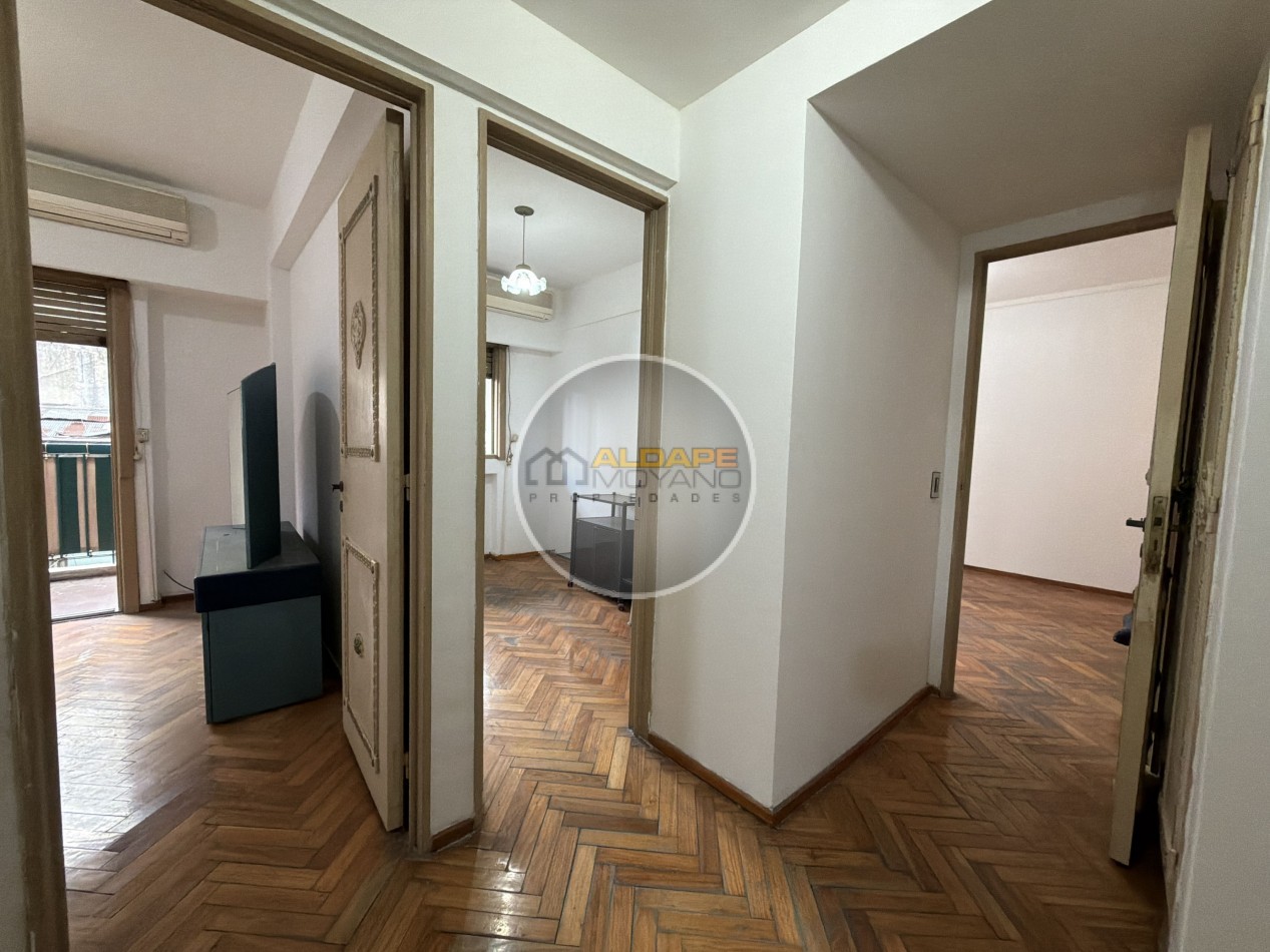 Se Vende Departamento tres amb. (Balvanera)