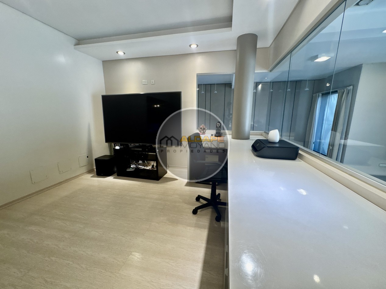 Se Vende Casa cuatro ambientes, con piscina (Para Exigentes) Villa Luzuriaga