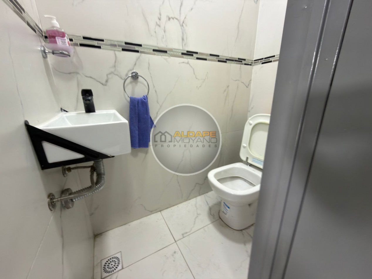 Se Vende Galpon con vivienda cuatro ambientes (Mataderos)