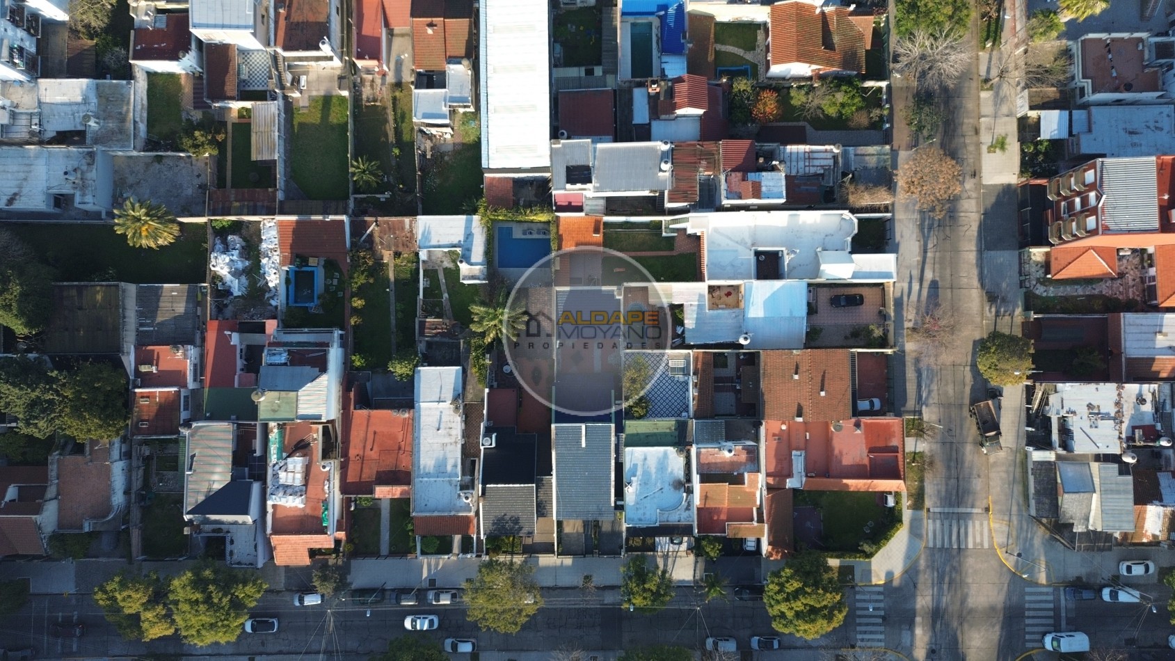 Se Vende Casa Multifamiliar, Cochera Doble, Quincho (Villa Lugano)