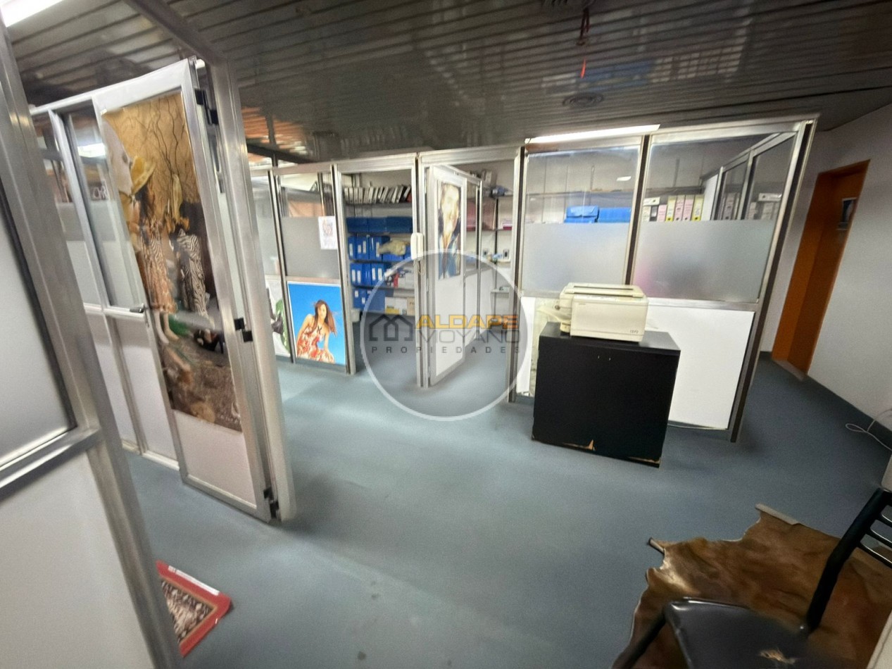 Se Vende Galpon,  total 1600mts2, (Mataderos)