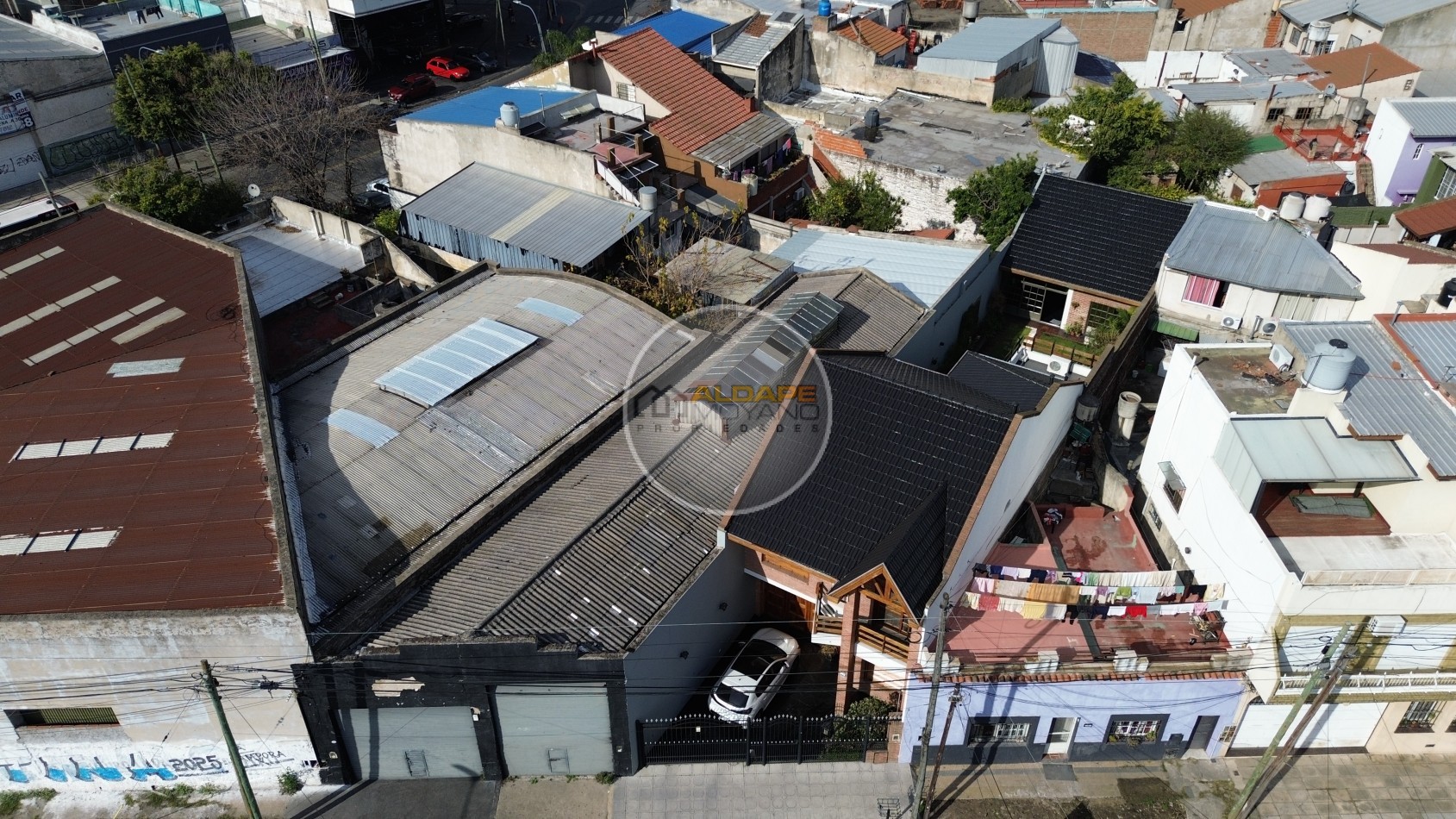 Se Vende Casa Cuatro ambientes, cochera pasante, Excelente (Lanus Oeste)