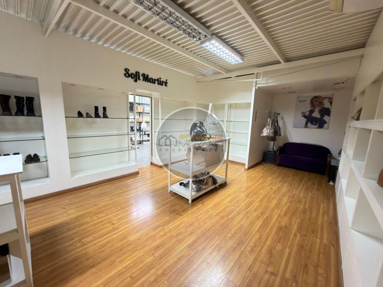 Se Vende Galpon,  total 1600mts2, (Mataderos)