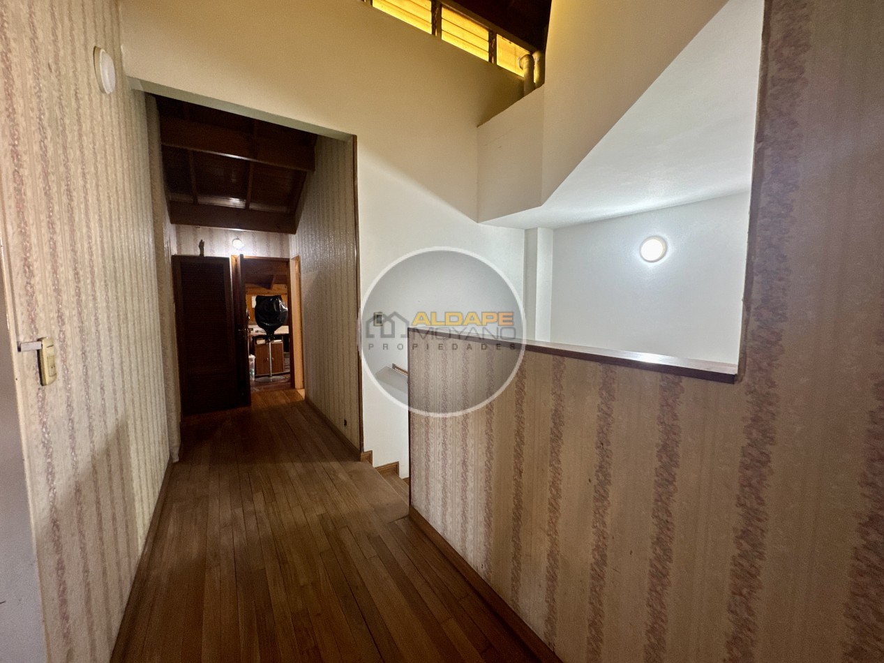 Se Vende Casa Multifamiliar, Cochera Doble, Quincho (Villa Lugano)