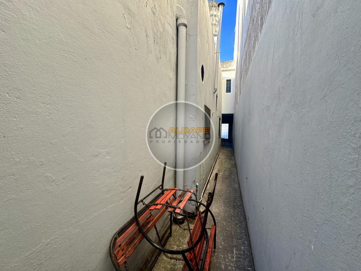 Se Vende Casa cinco ambientes, con cochera, Apto Credito Hipotecario!!