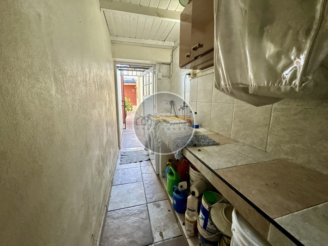 Se Vende Casa Multifamiliar, Cochera Doble, Quincho (Villa Lugano)