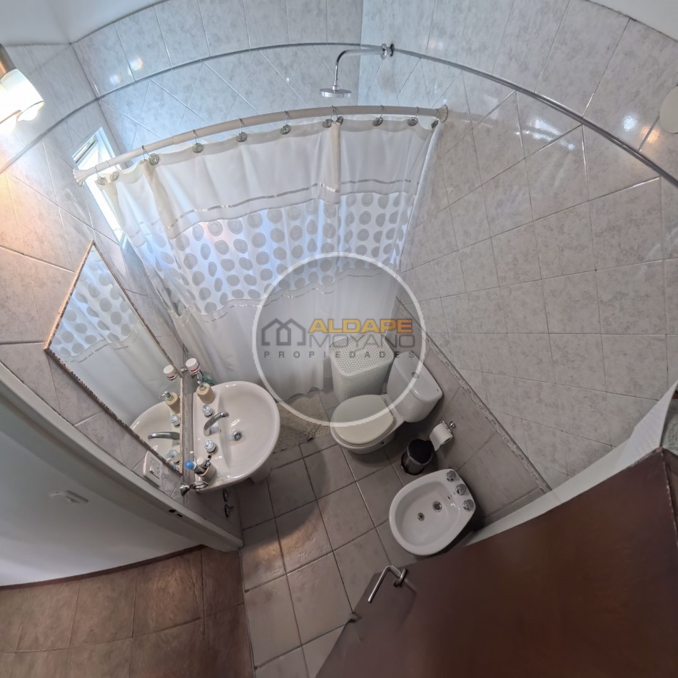 Se Vende PH tres ambientes, Impecable, apto credito (Parque Avellaneda)