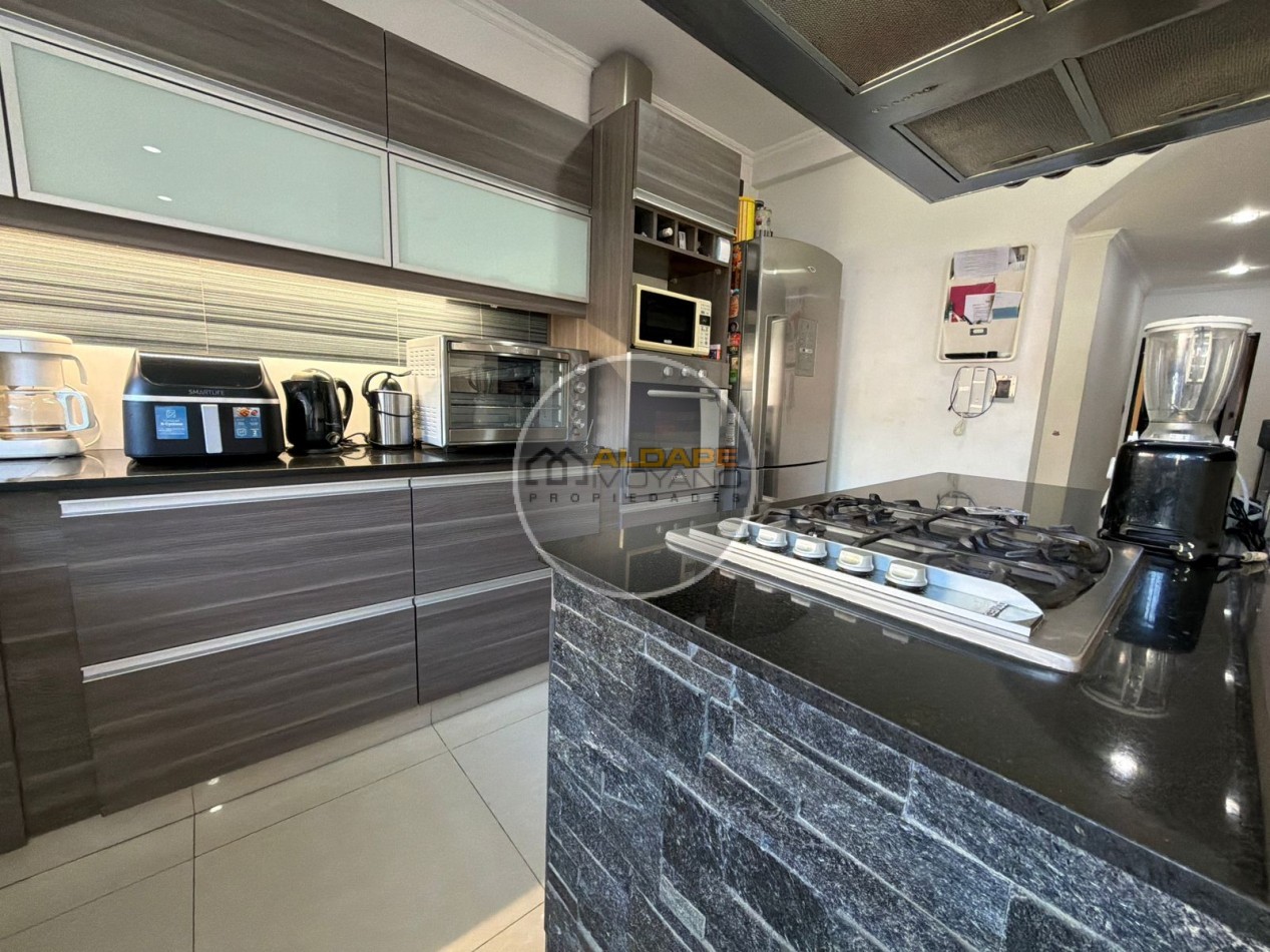 En Venta PH cuatro ambientes con cochera (Lomas del Mirador)