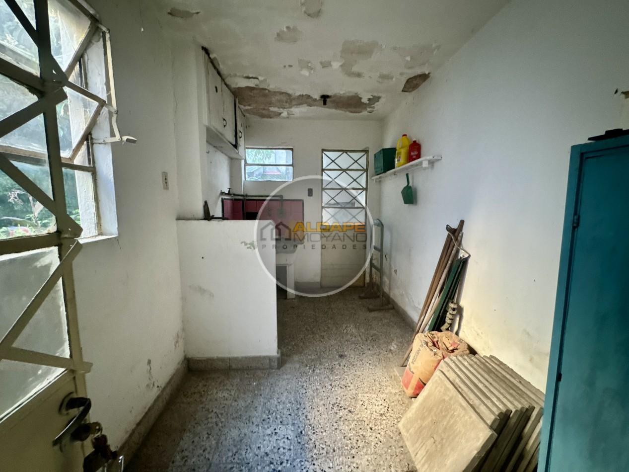 Se Vende Casa cinco ambientes, con cochera, Apto Credito Hipotecario!!