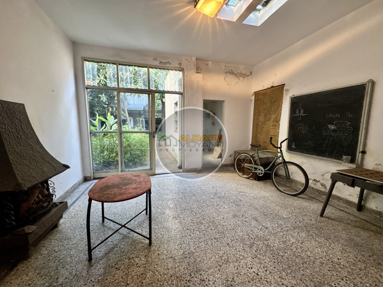 Se Vende Casa cinco ambientes, con cochera, Apto Credito Hipotecario!!