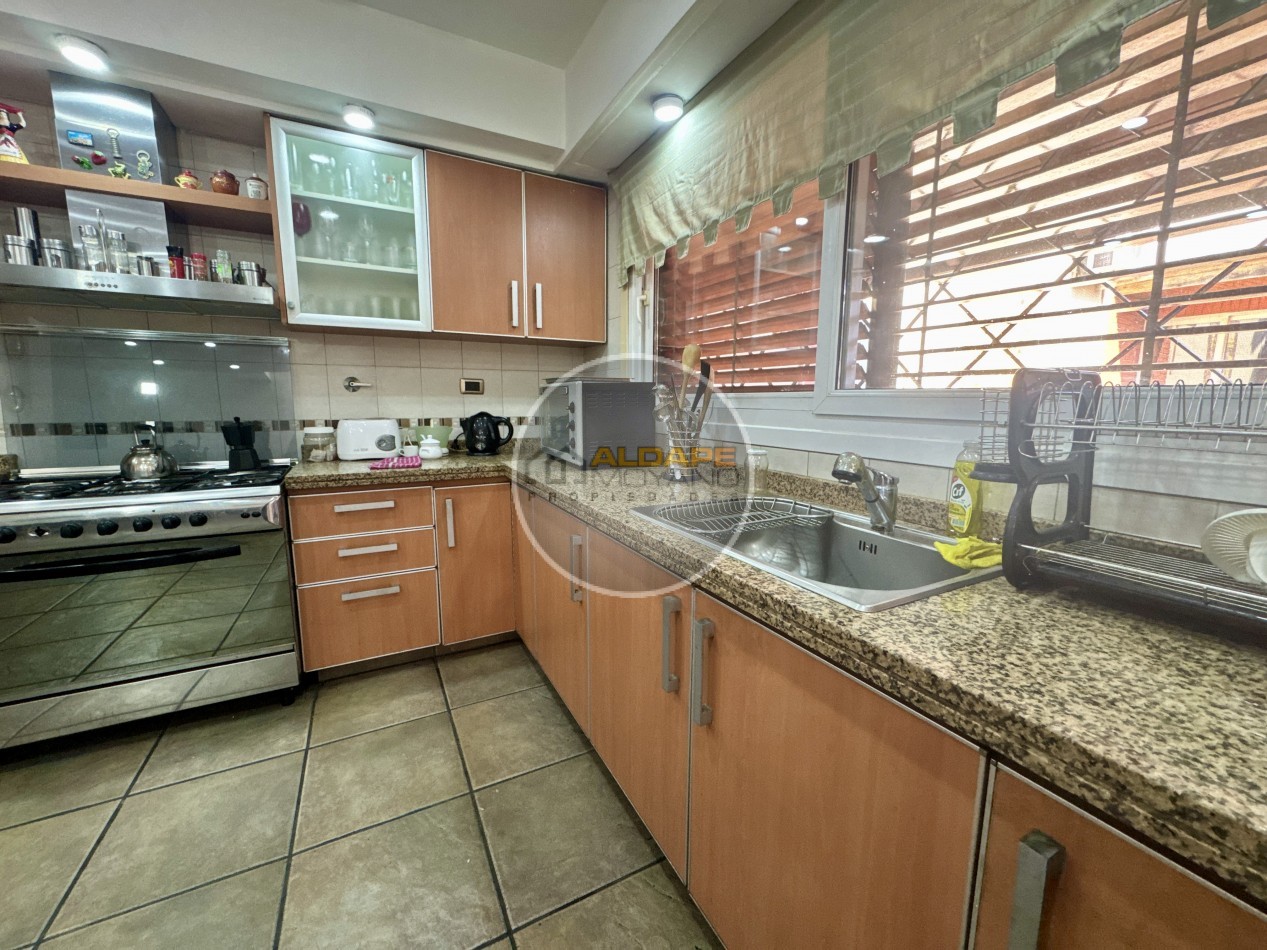 Se Vende Casa Multifamiliar, Cochera Doble, Quincho (Villa Lugano)